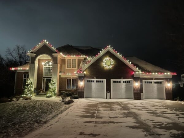 Hassle-Free Christmas Light Installation in Cedar Rapids, Marion, Iowa City & Surrounding Areas